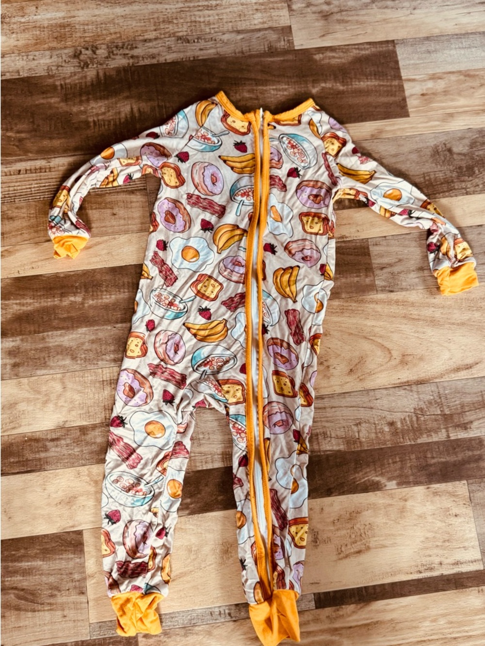 Bamboo Kids Breakfast-Print Footed One-Piece — White with Yellow Trim 18/24 mo